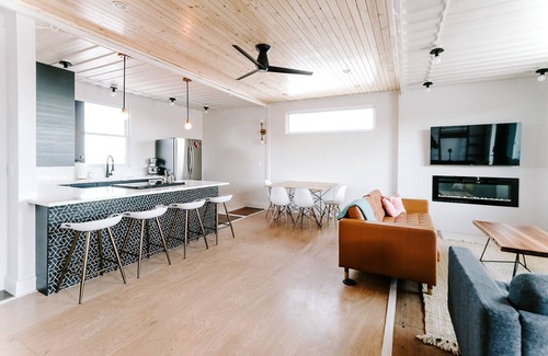 Chaffee Park Apartment | Modern Shipping Container Guest House w/City Views