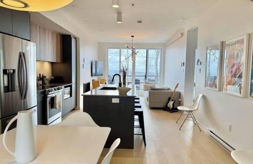 Bromont Condo | Modern ski-in/ski-out 3-bedroom condo nestled in the forest in Bromont