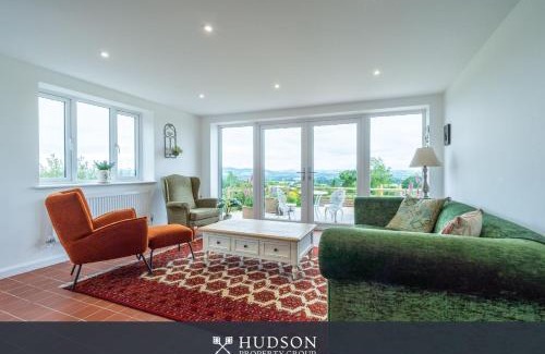 Angelbank House | Modern Snitton Cottage & Gardens