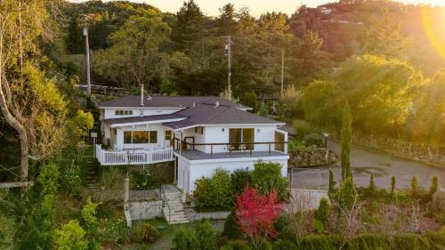 Santa Rosa House | Modern Sonoma Stay w Spacious Deck Views Prime Location Bennett