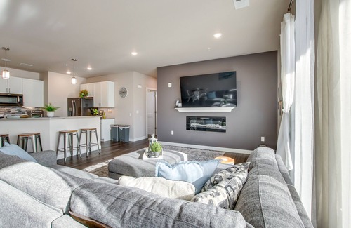Sheboygan Condo | Modern South Pier Condo on Sheboygan River!