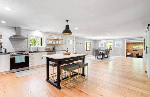 Laurelville Cabin | Modern, spacious and secluded 7 acre retreat!