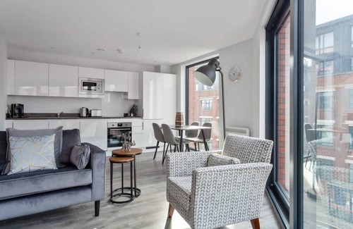 Bordesley Apartment | Modern & Spacious Apartment In Central Birmingham