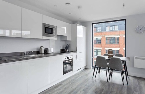 Bordesley Apartment | Modern & Spacious Apartment In Central Birmingham