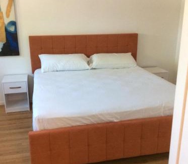 Valley Glen House | Modern spacious home close to Universal studio & Hollywood for 11