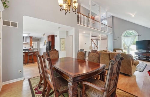 Roswell Apartment | Modern Spacious Luxury Retreat in ATL With Pool