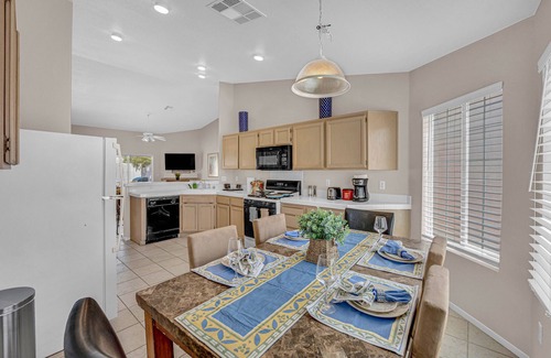 North Las Vegas House | Modern & Spacious Vacation Home With Pool Table