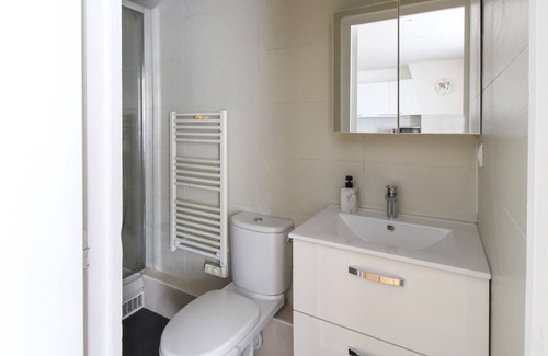Clichy Apartment | Modern studio at the gates of Paris in Clichy - Welkeys