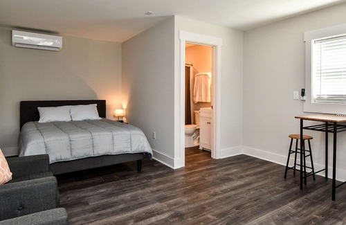 Travelers Rest Apartment | Modern studio - close to downtown Travelers Rest