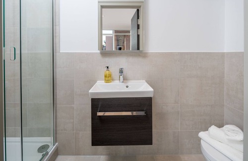 Tottenham Green Apartment | Modern Studio flat in Seven Sisters London