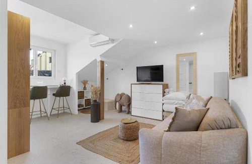 Cannes City Centre Apartment | Modern Studio hypercentre 2 minute of palais