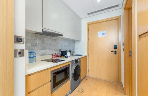 Jumeirah Village Triangle Apartment | Modern Studio in JVT - Balcony, Pool, Gym