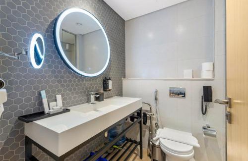 Jumeirah Village Triangle Apartment | Modern Studio in JVT - Balcony, Pool, Gym
