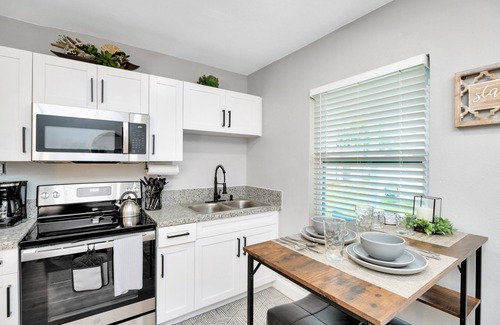 Clearwater Apartment | Modern Studio in the Heart of the City – Newly Updated