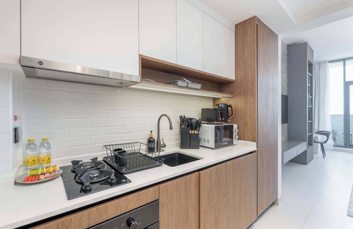 Dubai Apartment | Modern Studio Retreat in Al Furjan - Sleeps 2!