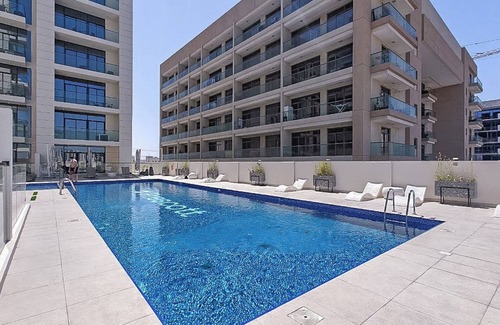 Dubai Apartment | Modern Studio Retreat in Al Furjan - Sleeps 2!