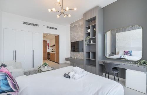 Dubai Apartment | Modern Studio Retreat in Al Furjan - Sleeps 2!