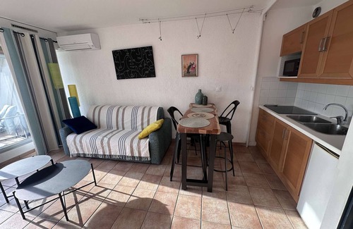 Le Grau-Du-Roi Apartment | Modern studio with air conditioning and parking near the beach