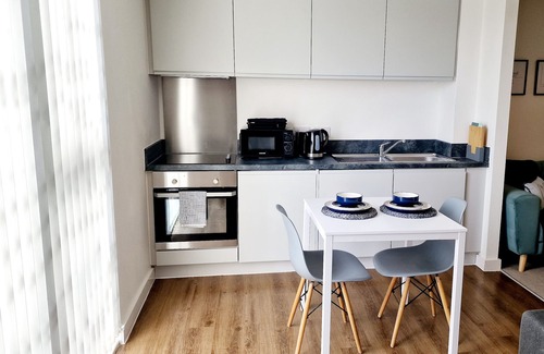 Chinatown Apartment | Modern Studio with Juliette balcony in Liverpool City Centre