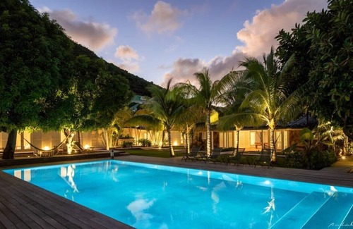 Vitet Villa | Modern Style 7 bedroom villa within walking distance to the beach