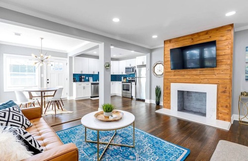 Atlanta House | Modern Style by the Atlanta Beltline Westside