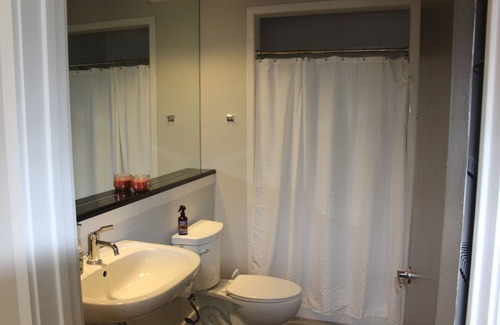 Fourth Ward Condo | Modern style studio with city view near stadium