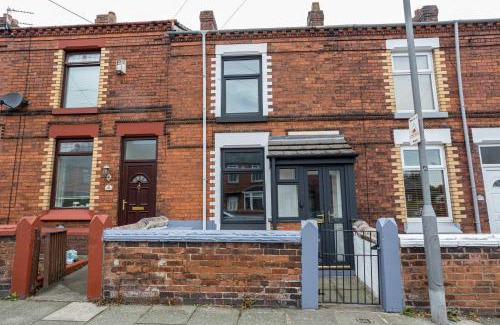 St Helens House | Modern & Stylish 2 Bedroom House in St Helens