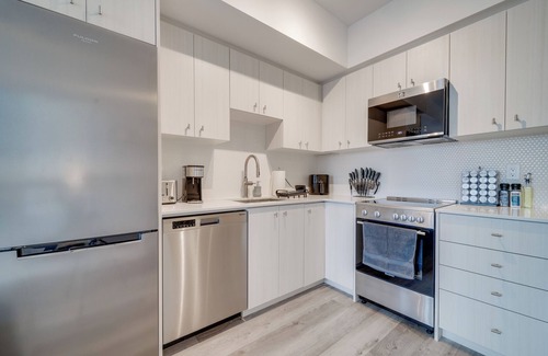 Kitchener Condo | Modern/Stylish Condo | Downtown Kitchener/Waterloo