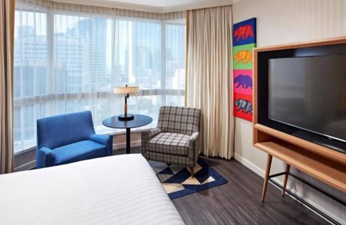 Civic Core Hotel | Modern Suite w/King Bed Near 1st Avenue