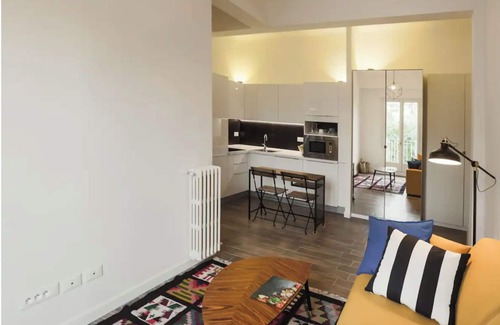 Centre Ville-Gare Apartment | Modern T2 w A/C in Nice Centre – Chagall Museum, Quiet & 60m² Private Garden