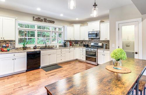 Lynchburg House | Modern Tims Ford Lake Home with Private Dock and Pool!