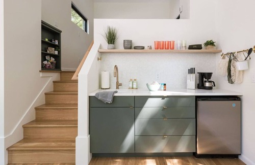 Asheville Cabin | Modern Tiny Home 4 mile drive to DT w/Hot Tub