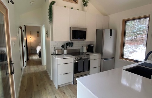 Huntsville Cottage | Modern tiny home in Muskoka - Mary Lake!