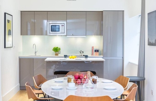 Tower Hill Apartment | Modern Tower Bridge City 2 Bedroom Apartment