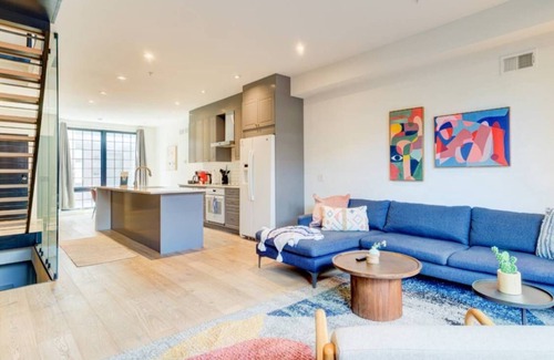 Olde Kensington House | Modern Townhome 15 - Free Parking - Hosted Stay Rafa