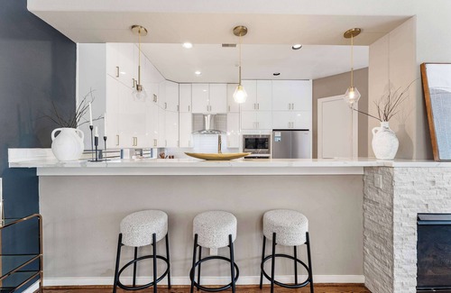 Montrose House | Modern Townhome in Montrose Hot Tub King Beds