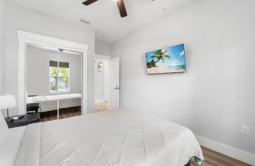 Panama City Beach Apartment | Modern Townhome Close to Beach, Restaurants, Entertainment! by Dolce Vita Getaways PCB