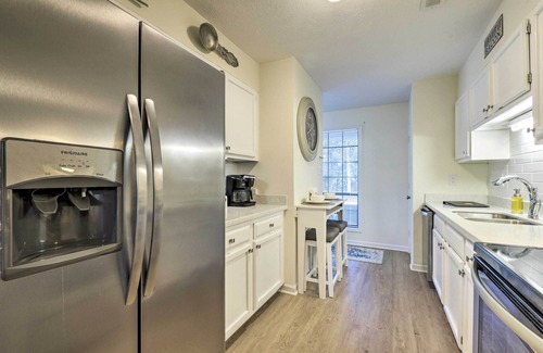 Pinehurst House | Modern Townhome w/Deck & Golf Course Views!