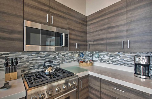 Eden House | Modern Townhome w/Mtn Views < 7 Mi to Ski Resorts