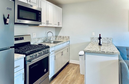 Fig Garden House | Modern townhome with on-site pool - close to national parks - dog-friendly