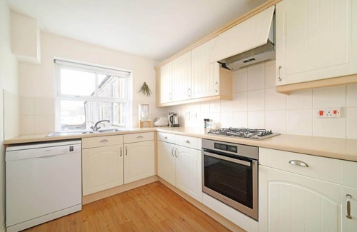Wells House | Modern Townhouse in Wells, Private Parking