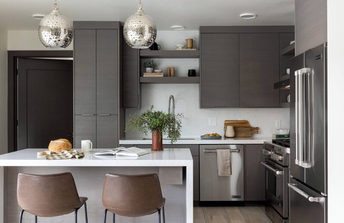 Jackson House | Modern Two-Bedroom Penthouse in Downtown Jackson, Urban Living at its Best