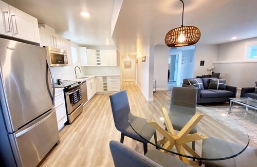 Central Okanagan House | Modern Two-Bedroom Suite