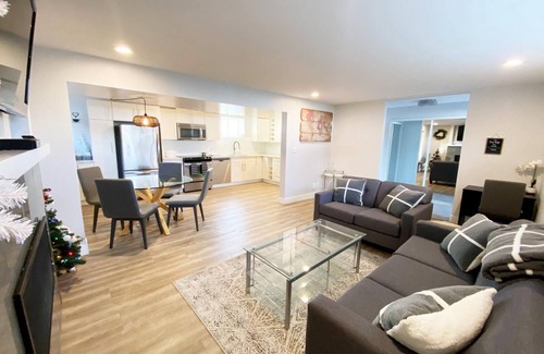 Central Okanagan House | Modern Two-Bedroom Suite