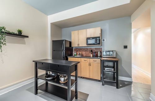 Niagara House | Modern Urban King West 4 Bedroom With 2 Parking