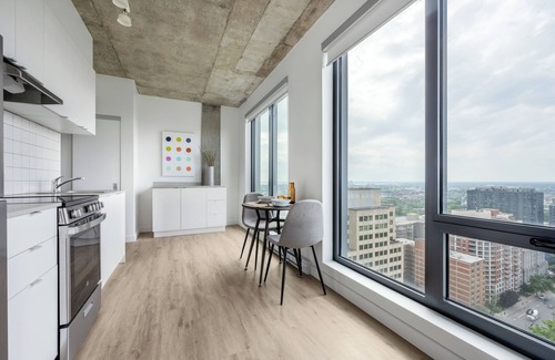 Downtown Montreal Apartment | Modern Urban Living at Dorchester