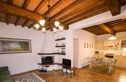 Castiglion Fiorentino Villa | Modern Villa with a breathtaking view of the medieval town of Castiglion Fiorentino