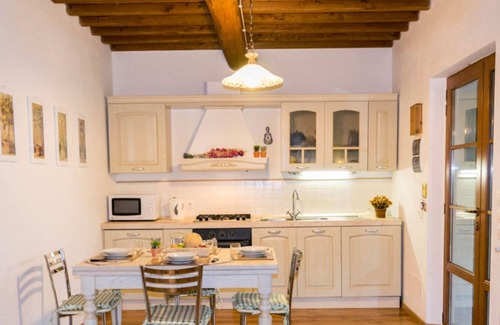 Castiglion Fiorentino Villa | Modern Villa with a breathtaking view of the medieval town of Castiglion Fiorentino