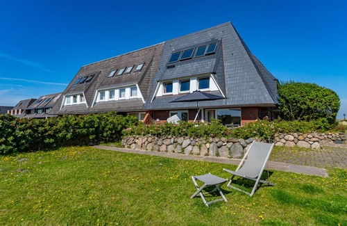 Kampen Apartment | Modern vacation apartment for max. 4 persons with terrace and wellness area.