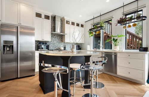 Bernal Heights Apartment | Modern Victorian Retreat in Bernal Heights